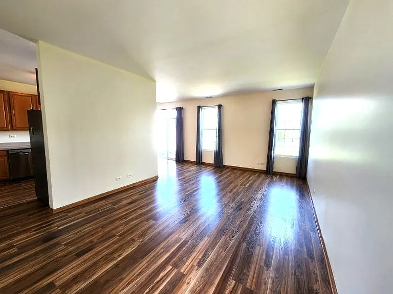 1804 Parkside Dr — Photo 2