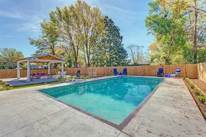 3241 Maplewood Dr — Photo 16