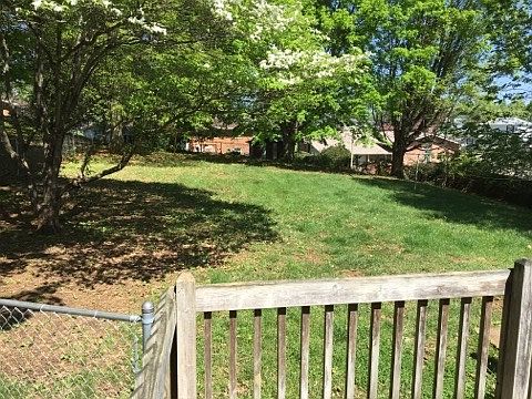 2nd image of 2202 N Greenwood Dr