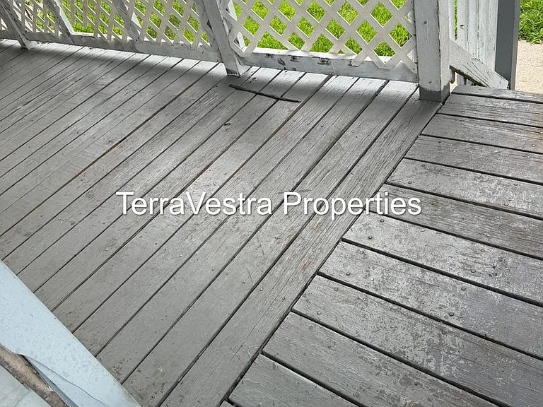 130-132 W McNeal St — Photo 20