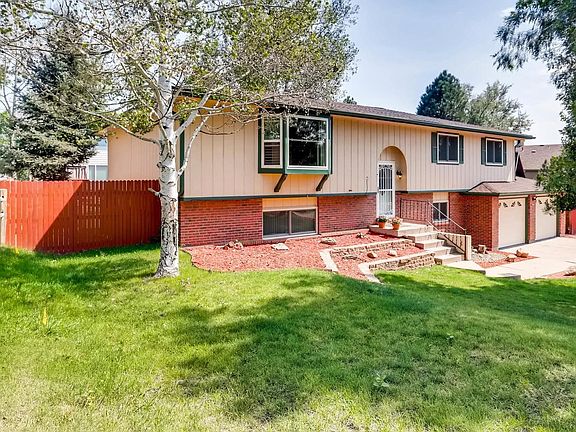 Beautiful Front Yard with large trees for shade