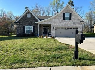 411 Freemont Dr, Thomasville, NC 27360