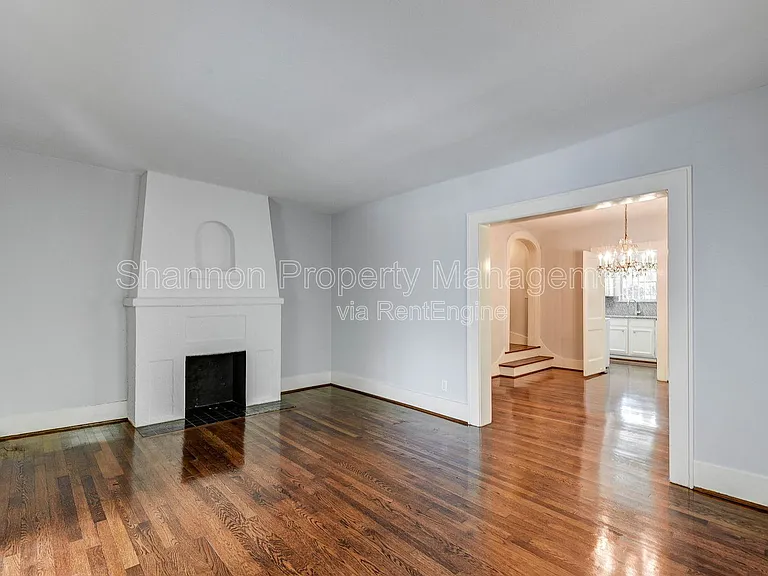 1748 Hawthorne St #B — Photo 9