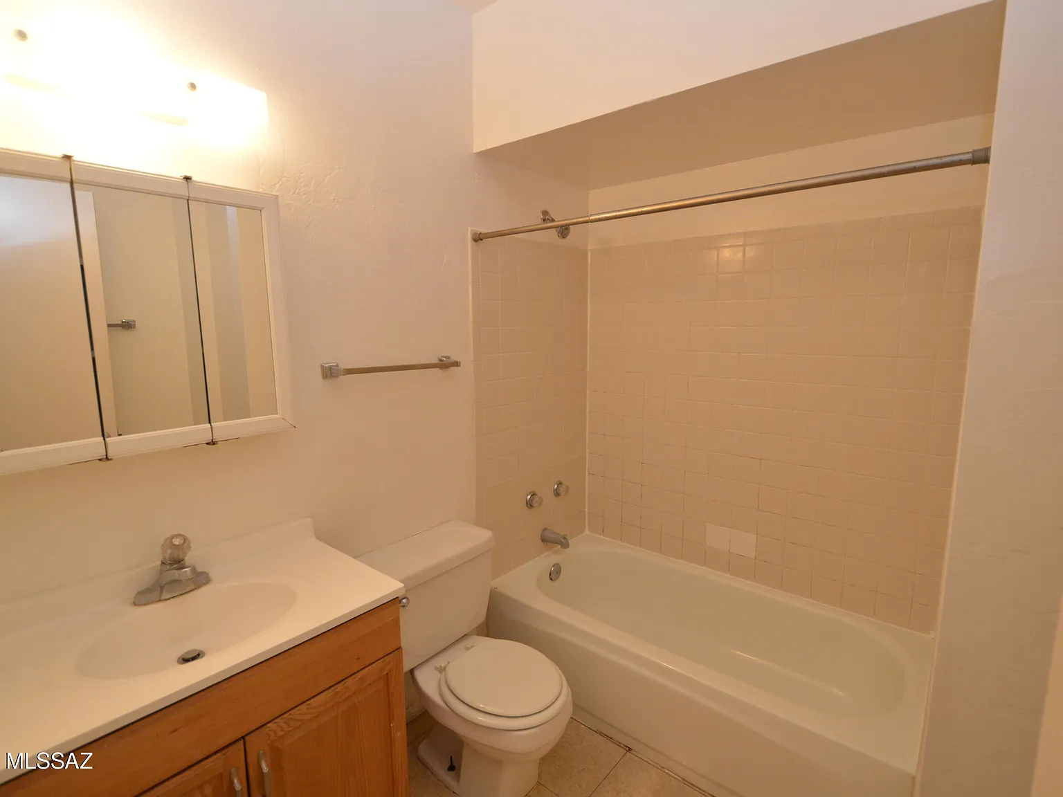 2 bed, 1.0 bath, 780 sqft, $995 — Photo 4