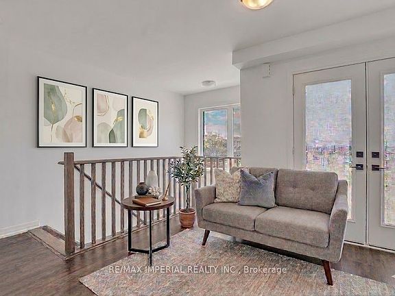 4th image of 61 Fairlane Ave
