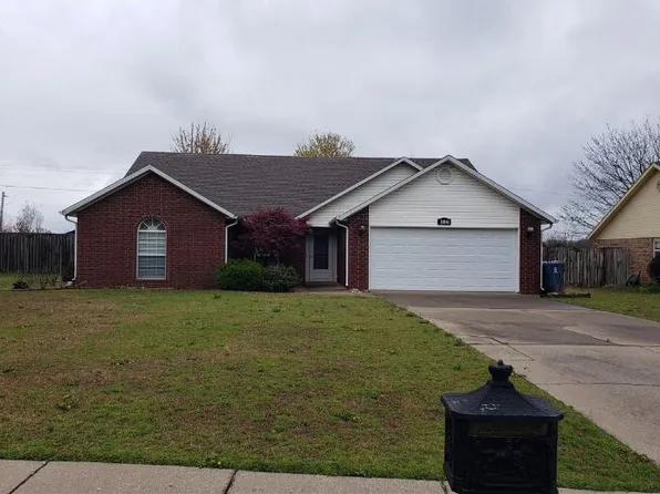 106 E Apple Blossom Ave, Springdale, AR 72764