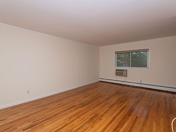 2nd image of 1 Toms Point Ln #3-6