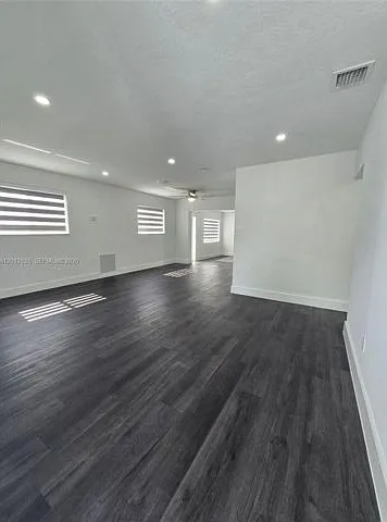 11984 SW 195th St — Photo 7