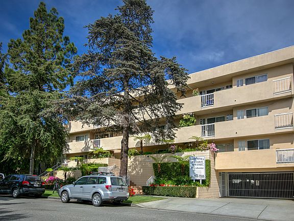3rd image of 1015 9th St APT 107