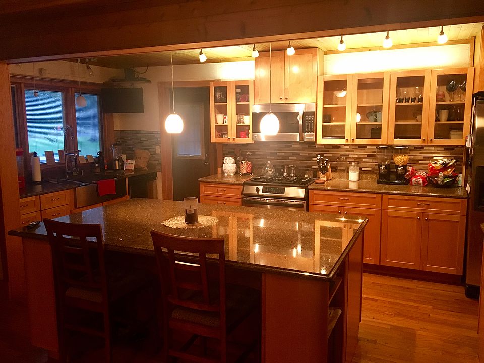 1st image of 2002 Country Club Dr