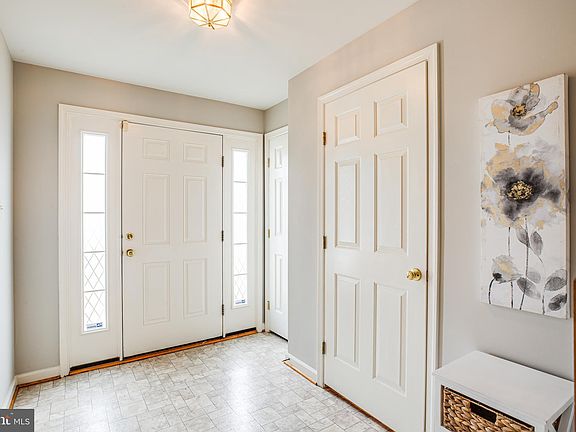2nd image of 7117 Finch Ln
