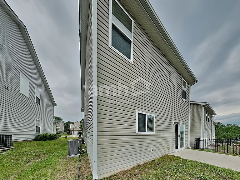 13711 Riding Hill Ave — Photo 21