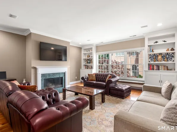 15 Governors Row #15, West Hartford, CT 06117