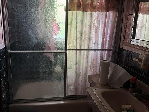 4th image of 1238 Bradford Avenue
