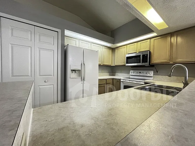 1159 Radis Pl — Photo 5