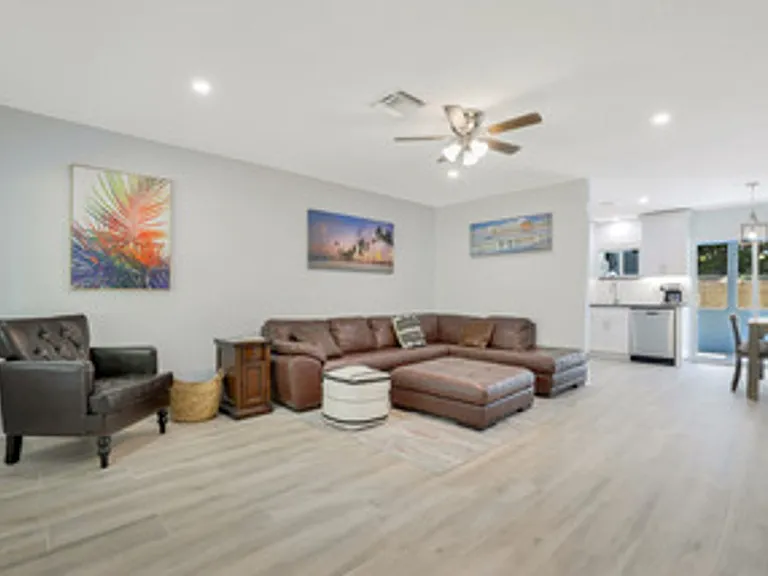 2529 Linwood Ave #1 — Photo 2