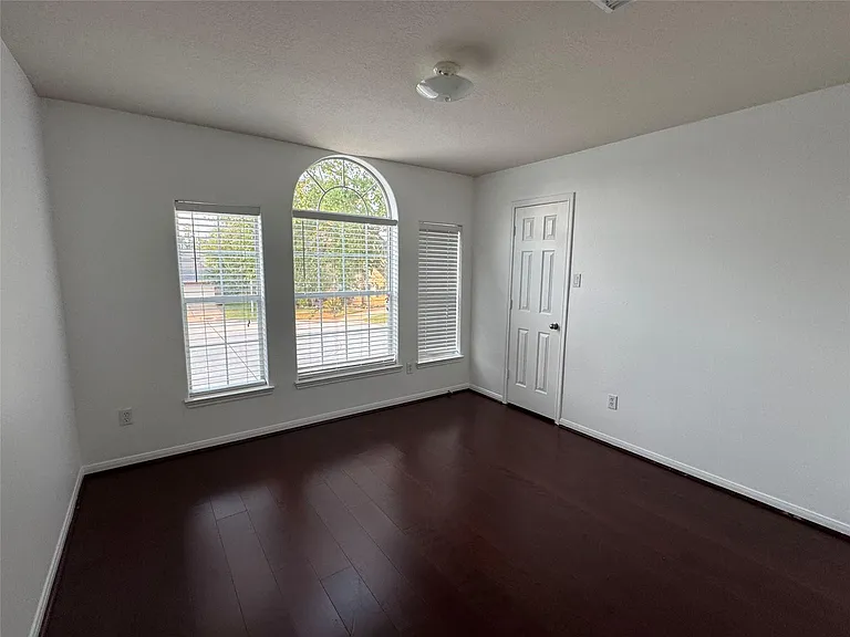 6311 Auburn Terrace Ct — Photo 18