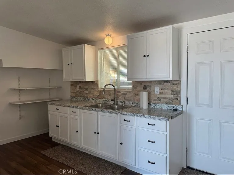 18062 Eucalyptus Rd — Photo 4