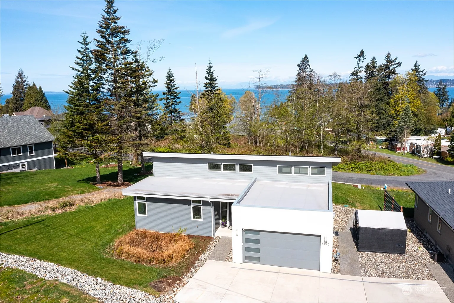 5492 Grandview Road photo 1