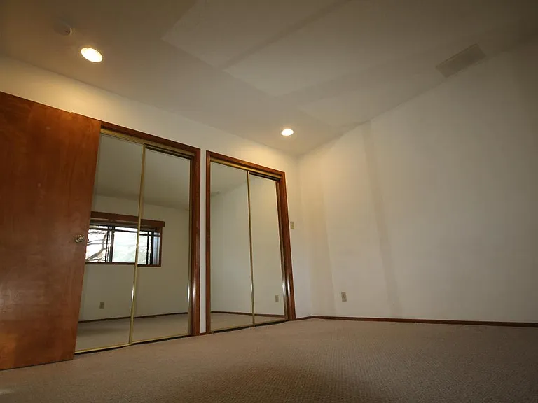 460 Oppenheimer Dr — Photo 21