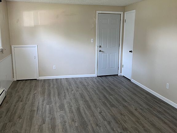 3rd image of 3523 21st Ave NW APT 4
