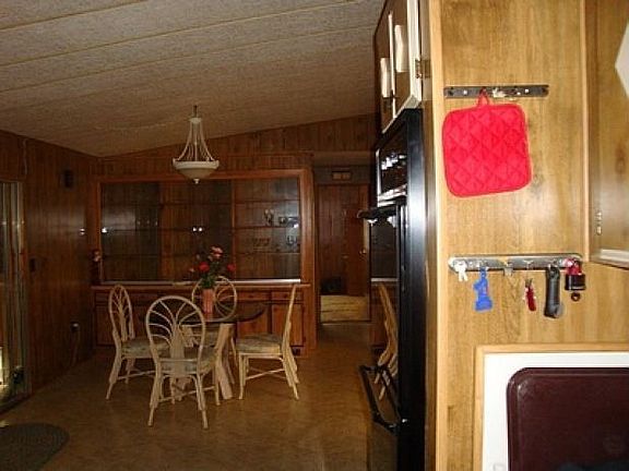 4th image of 773 Orchid Ave
