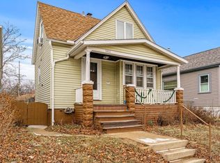 3213 N Dousman St, Milwaukee, WI 53212