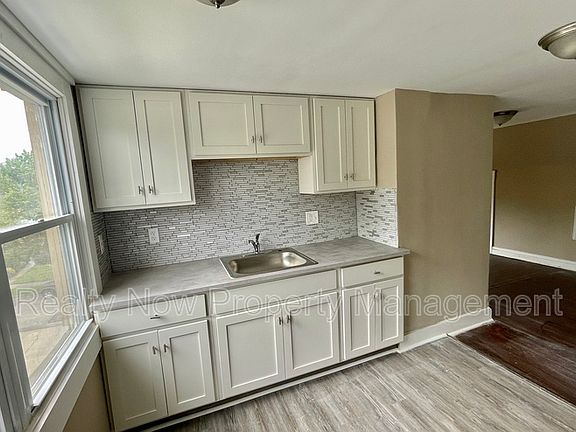 3rd image of 3271 Desota Ave Unit 3
