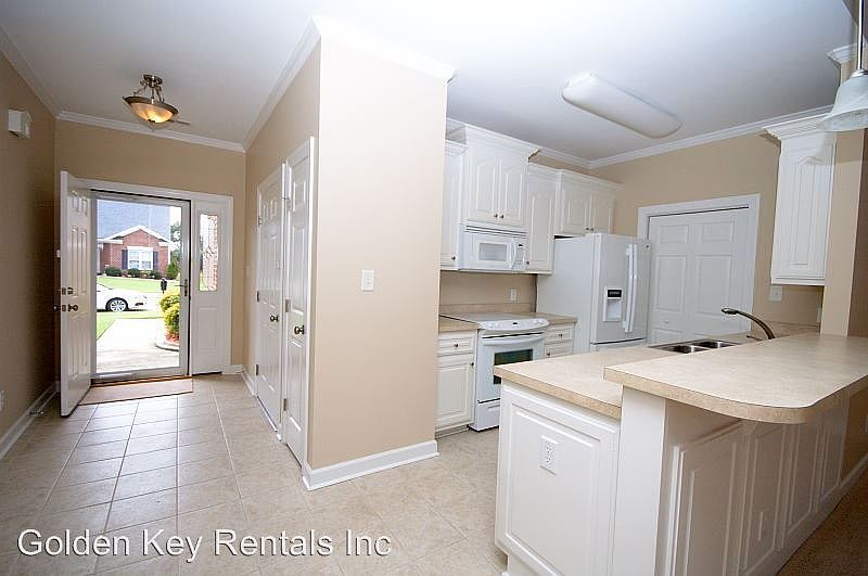 1st image of 111 Oxford Dr