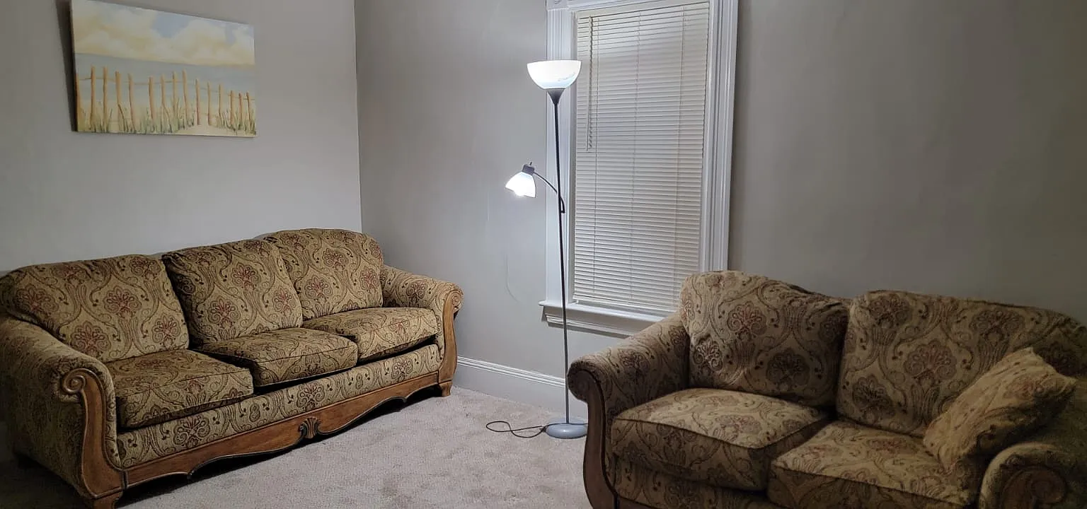 2 bed, 1050 sqft, $1,000 — Photo 2