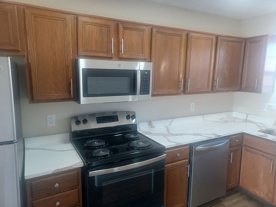 1st image of 608 Sherard Cir #608