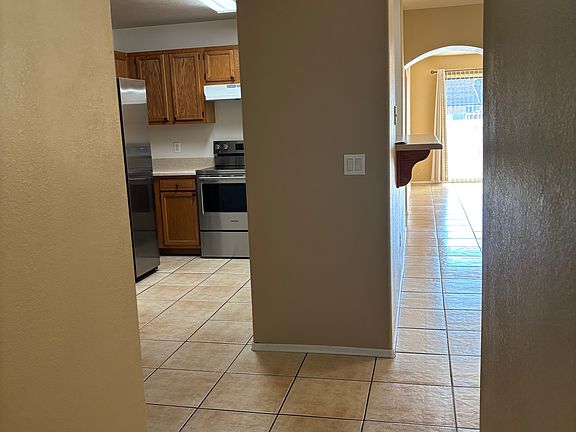 2nd image of 1431 N Gilbert Ave APT 2