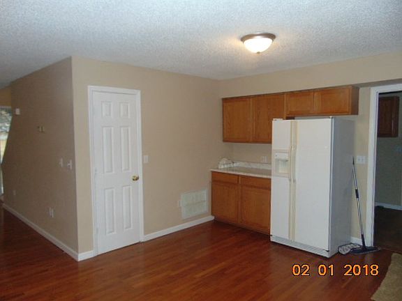 4th image of 4867 New Paintsville Rd
