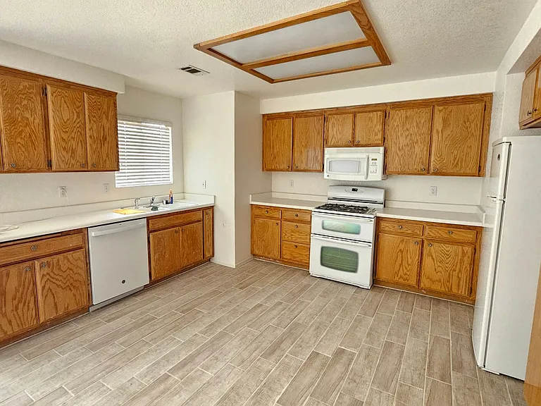 8124 Underwood Ave — Photo 4