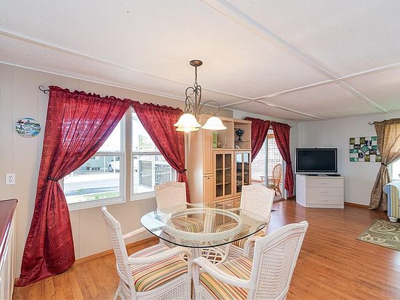 5th image of 242 Harmony Way