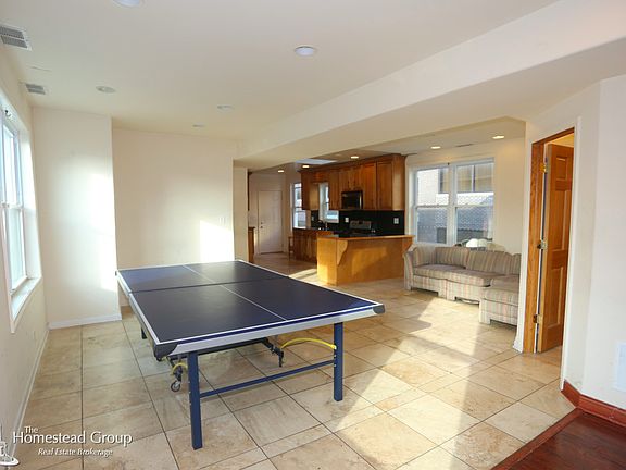 4th image of 2458 N Clybourn Ave #2F__FRONT