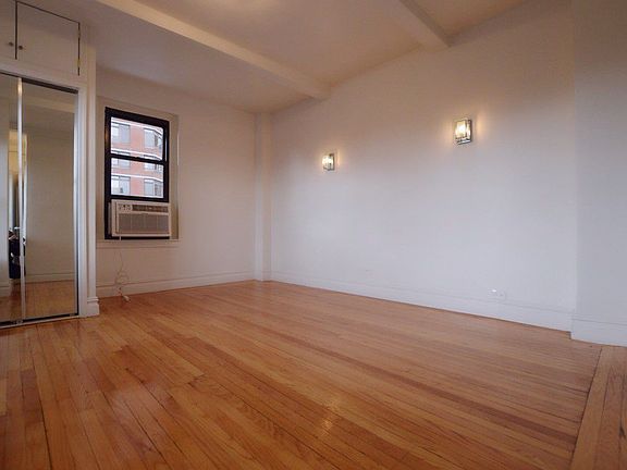 4th image of 215 W 83rd St APT 14B