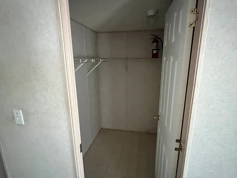2025 Crestview Ct — Photo 18