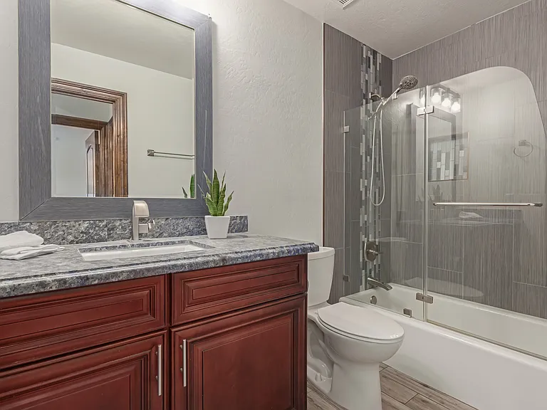 563 E Krista Way — Photo 21