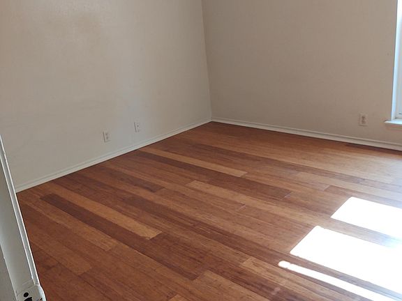 3rd image of 1425 E 62nd St APT F