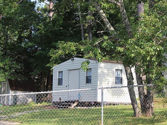 3rd image of 623 Greenwich Dr