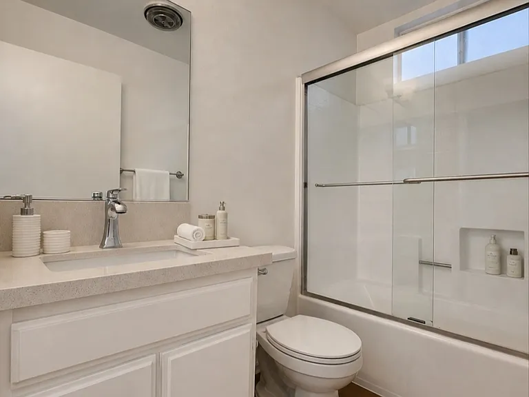 3750 Kelton Ave #101 — Photo 12