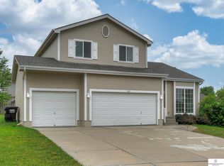 1001 Gold Coast Rd, Papillion, NE 68046