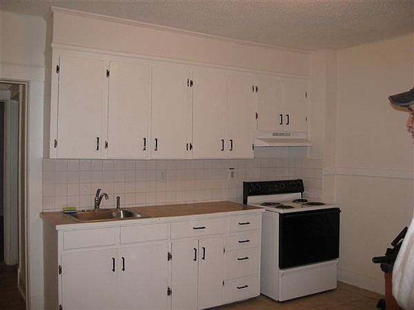 152 1S kitchen