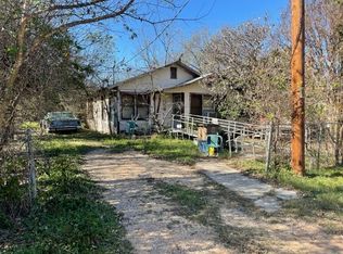 208 Church St, Center Point, TX 78010