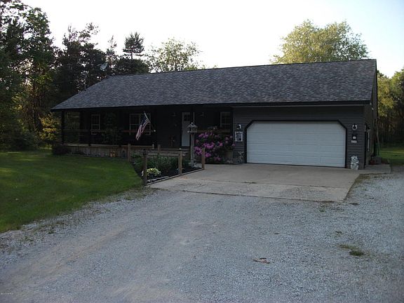 4th image of 1740 E White Lake Dr
