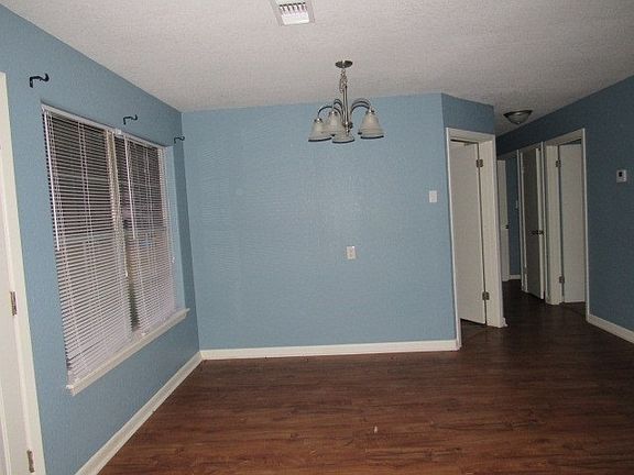 3rd image of 416 N Frost St