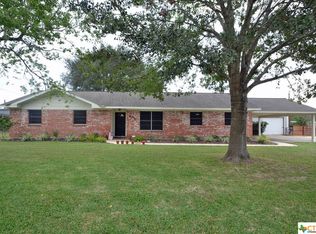 606 Rhodes Rd, Victoria, TX 77904