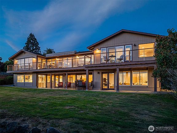 3rd image of 18631 2nd Avenue SW