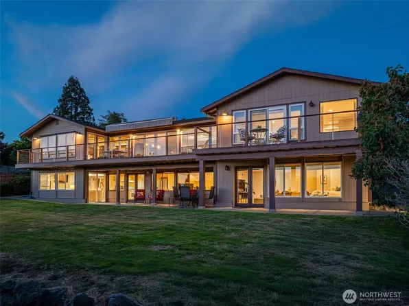 18631 2nd Avenue SW, Normandy Park, WA 98166